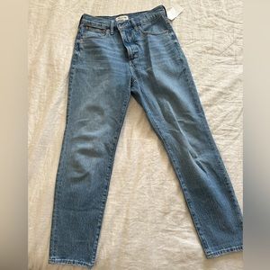 Madewell the Perfect “Vintage” Jean (came w a lil stain too) Size 27 (NWT)